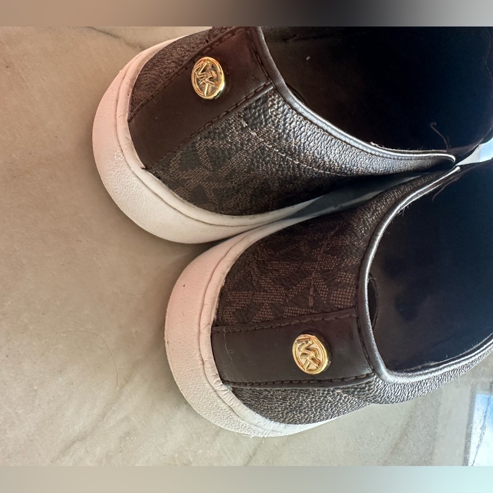 Michael Kors Logo Slip-On Sneaker - Picture 4 of 6
